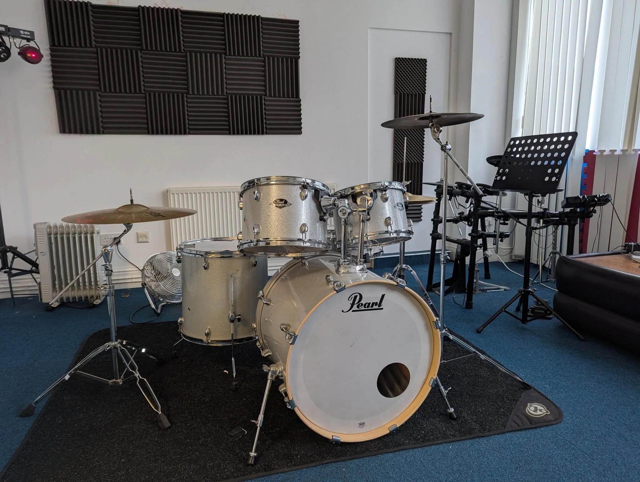 🎅✨ Looking for rehearsal rooms in Stoke-on-Trent this Christmas?
Whether you're prepping festive gigs, carol sets, or end-of-year jam sessions, our rehearsal studios in Fenton are ready for you! 🎶

🎄 What we offer:
&bull; Professional equipment
&b