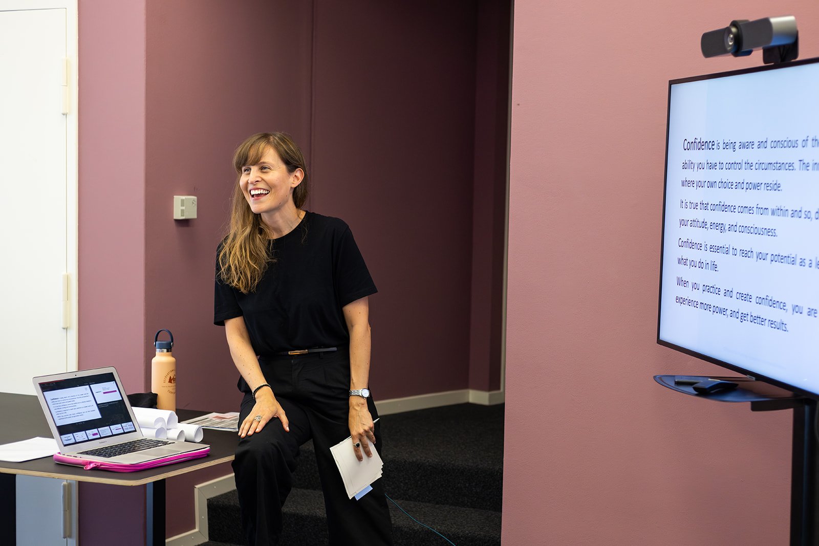 Leda Curti leading a self-leadership worshop in Zurich.
