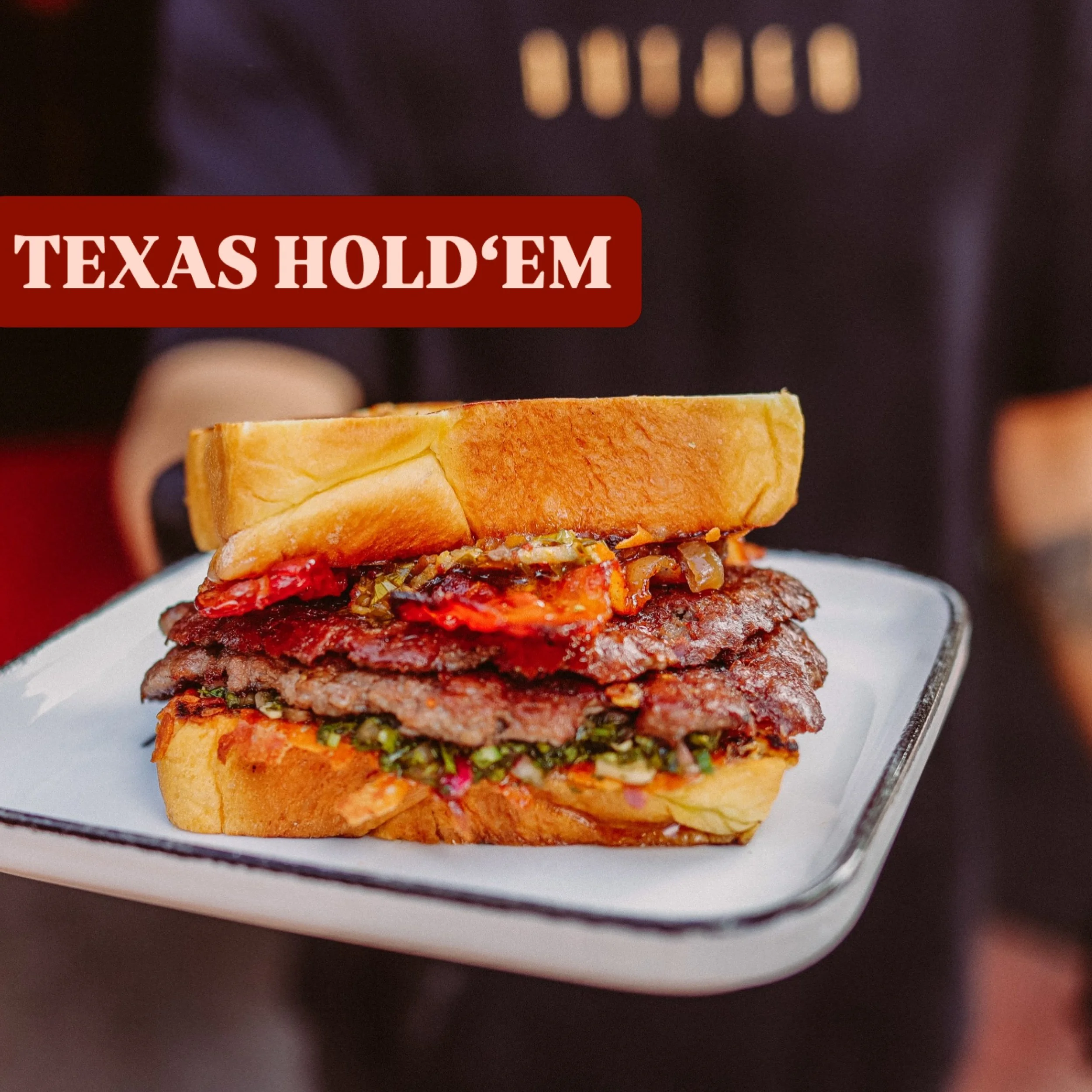TEXAS HOLD&rsquo;EM 🤠&clubs;️ 

Brioche Toast ~ Cheese Melted Toast
Cowboy Butter 
caramelized Onions
Millionaires Bacon 
2x Smashed Beef &aacute; 80g
Chimichurri

&spades;️&hearts;️&clubs;️&diams;️

📸 @nataliekuc_photography 

#cowboybutter #chimi