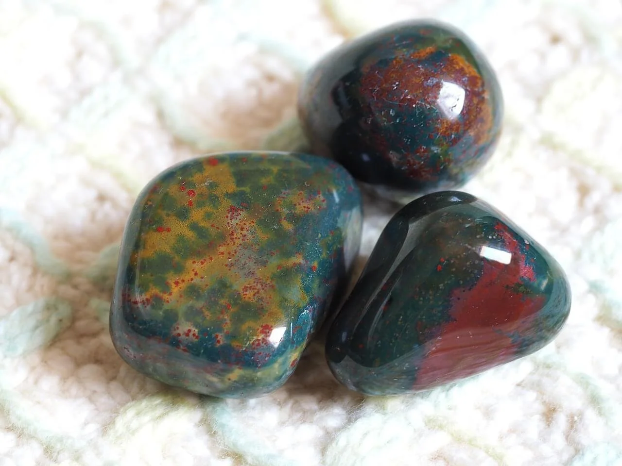 Bloodstone represents tact and compromise in crystal divination