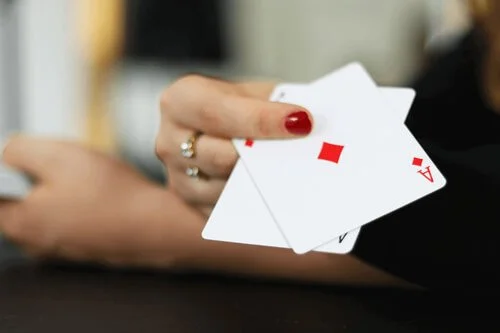 The Diamond suit meanings of the playing cards in divination