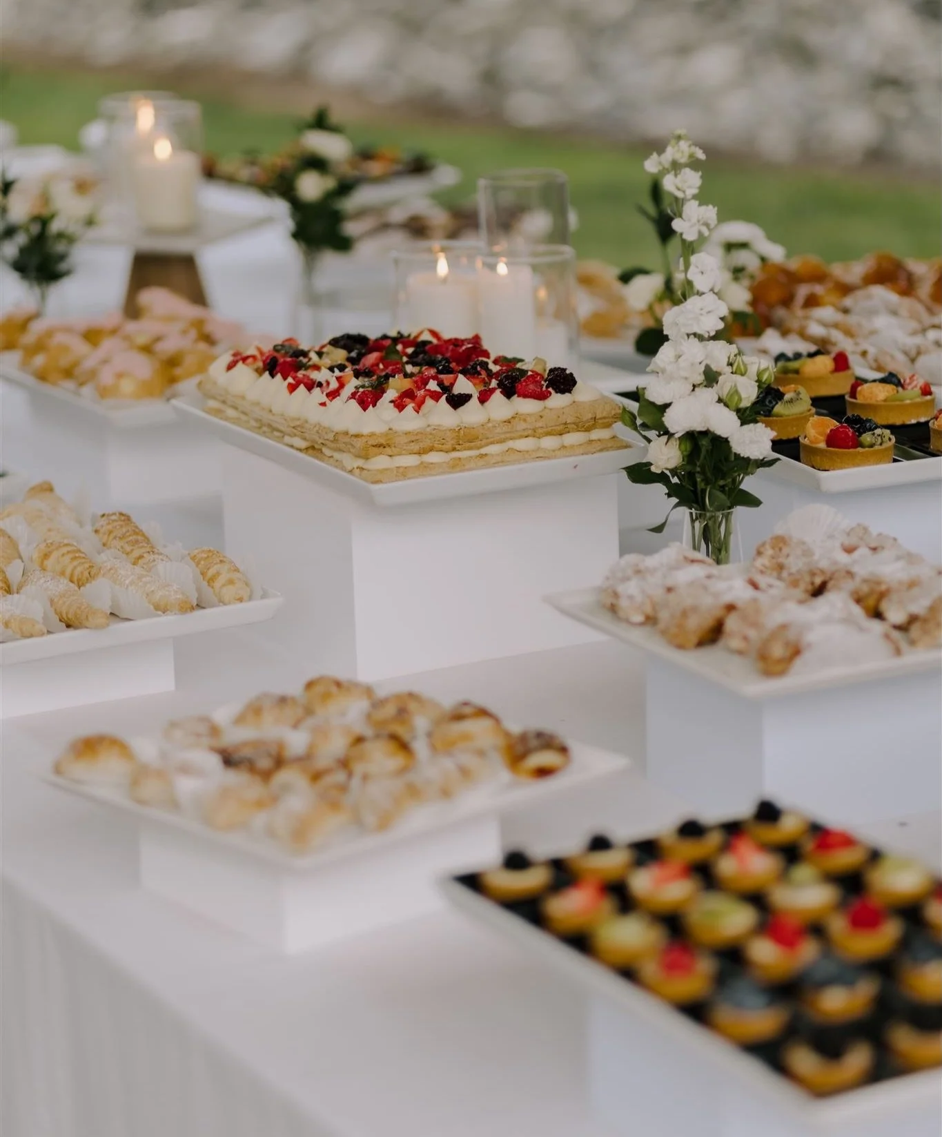 Who's hungry? Cause we are!

-
Coordinator @sitprettyevents // Lead Planner: Meg
Venue @the_manor_farm
Photography @pageandholmes
Cocktail Hour &amp; Dessert @amedeo_paniccia2020