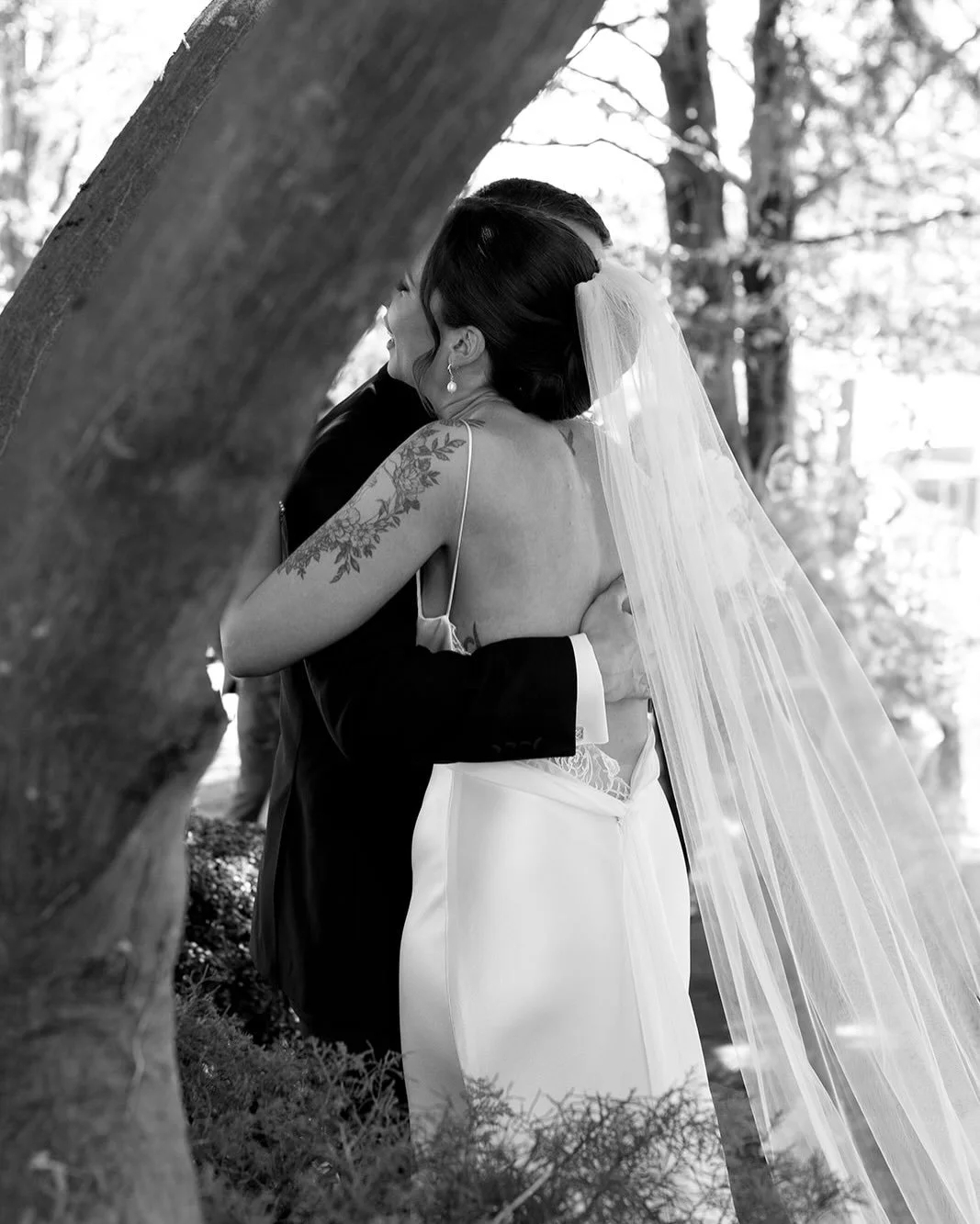 When the first look just feels like yesterday✨

-

Photography @keelyrae_photography 
Coordination @above.and.beyond.events 
Videography @greyhousevisual 
Content Creation @eastoncontentco 
Venue @koernerspub 
DJ @djrhyrhy 
Florals @thistlebotanical 