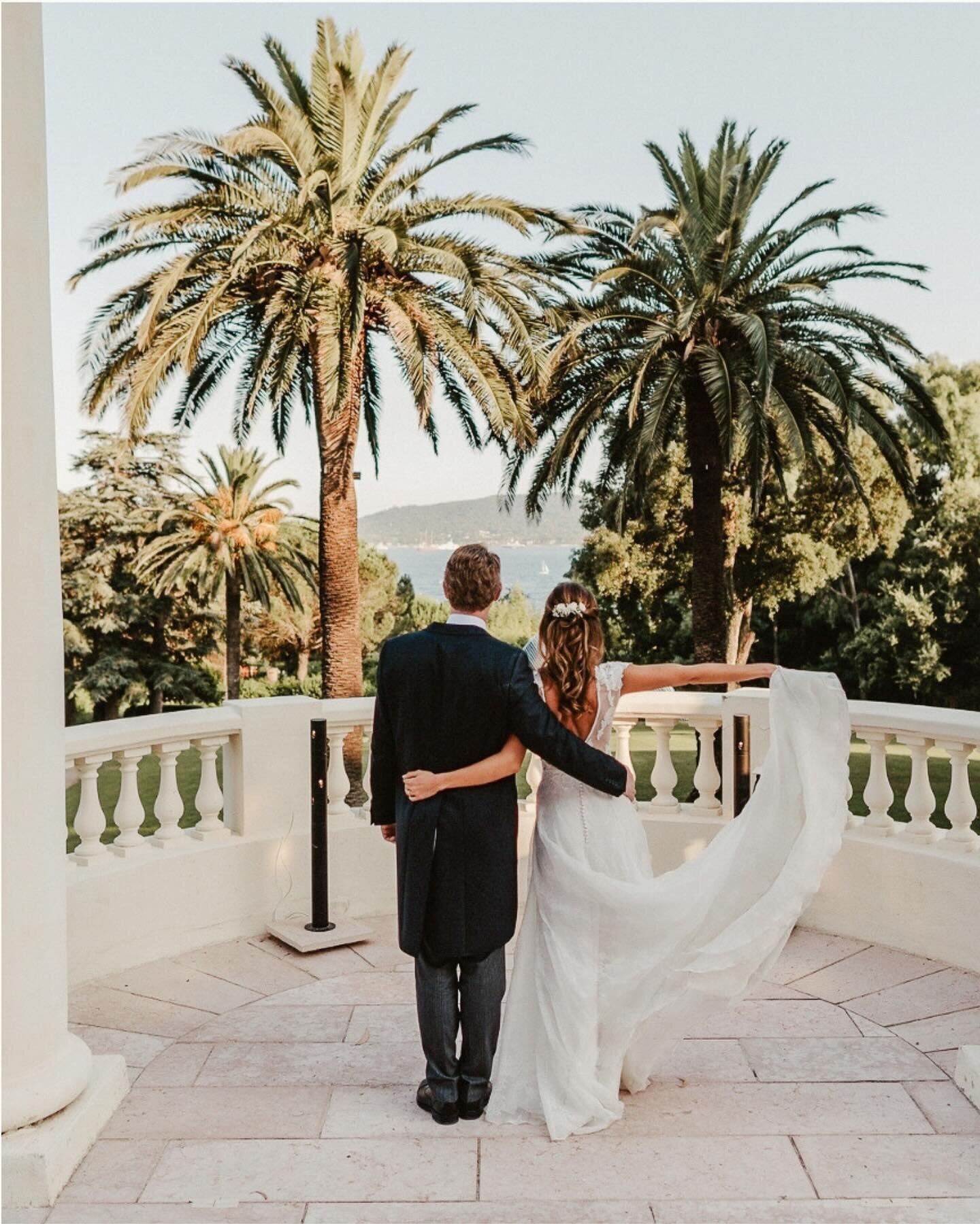 Your wedding day is a celebration of love and a testament to your journey. So, let your worries drift away and immerse yourself in the magic that surrounds you.

At Le Beauvallon, you can craft an experience that reflects your dreams and desires, cre