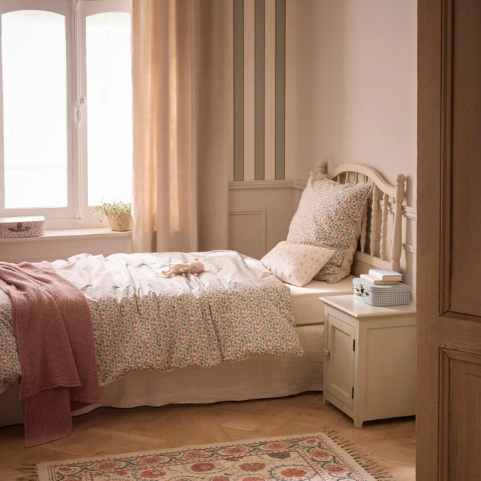 Chambre avec des tons pastels