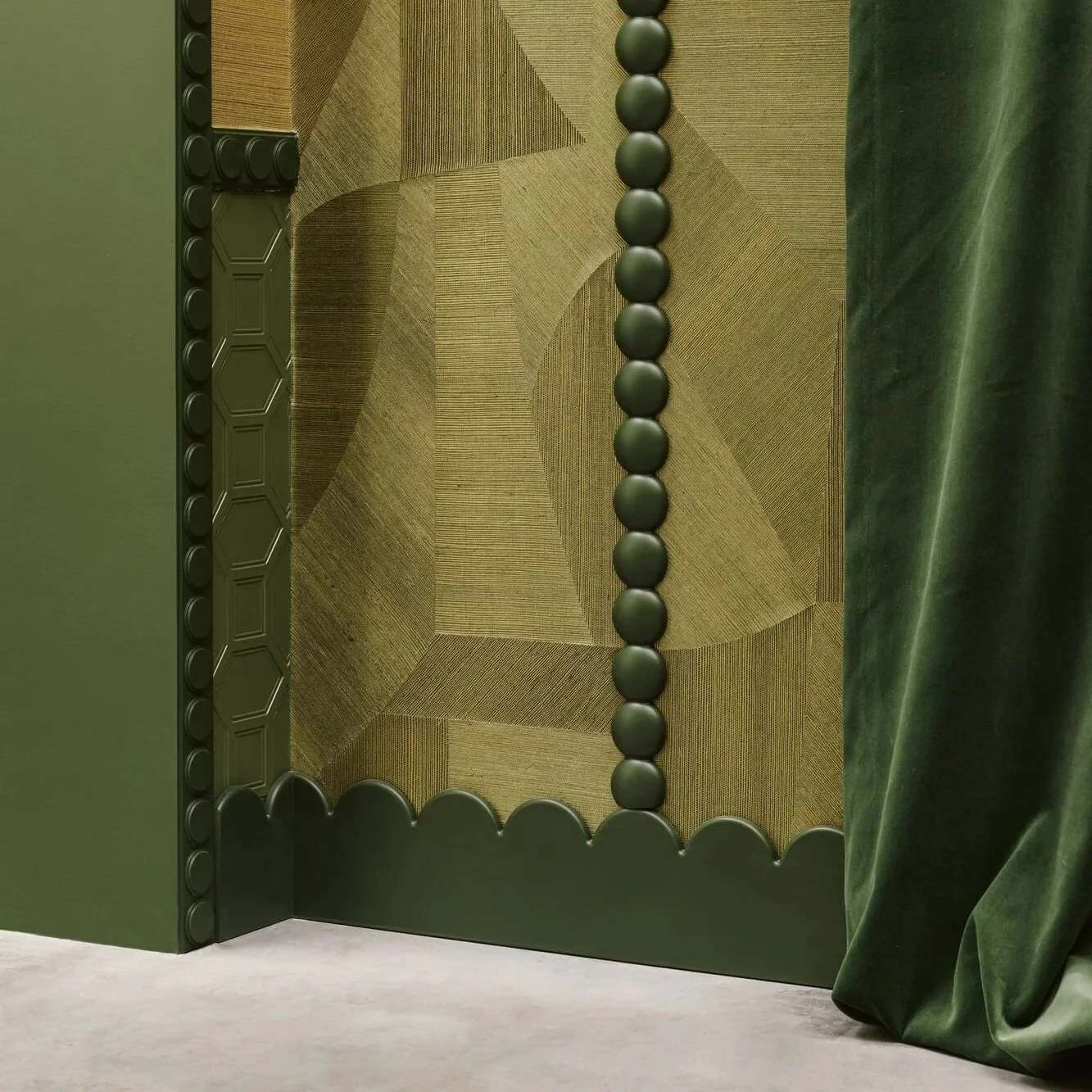 Plinthes décoratives avec des arrondis de couleur verte.