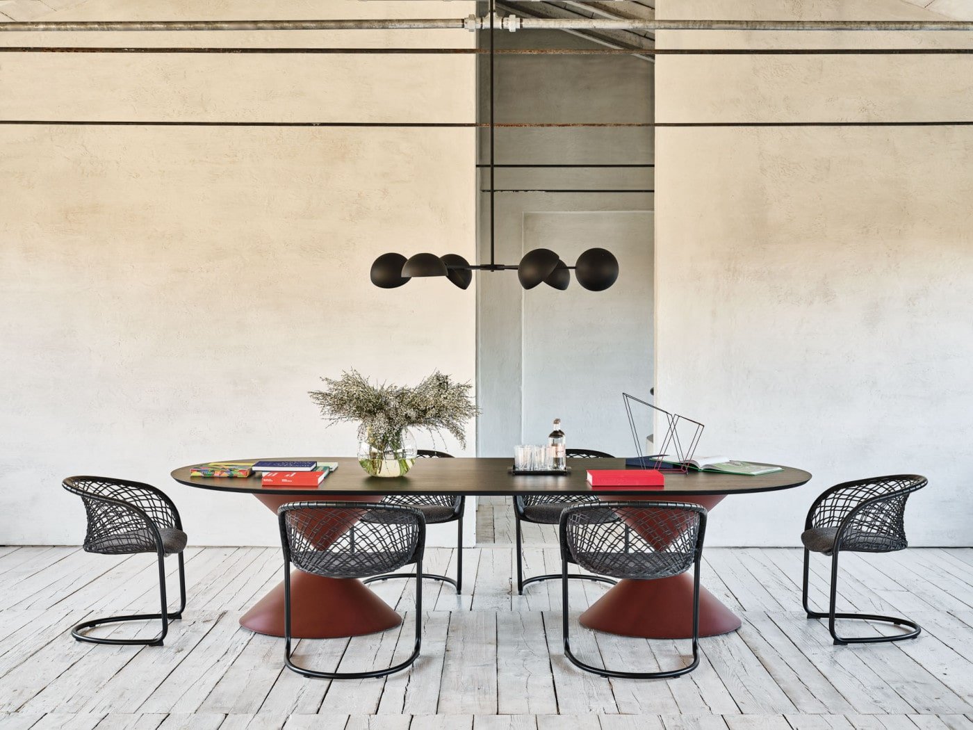 Colab Design: Rivenditore ufficiale Midj a Milano. Scopri i tavoli e sedie Midj in esposizione.