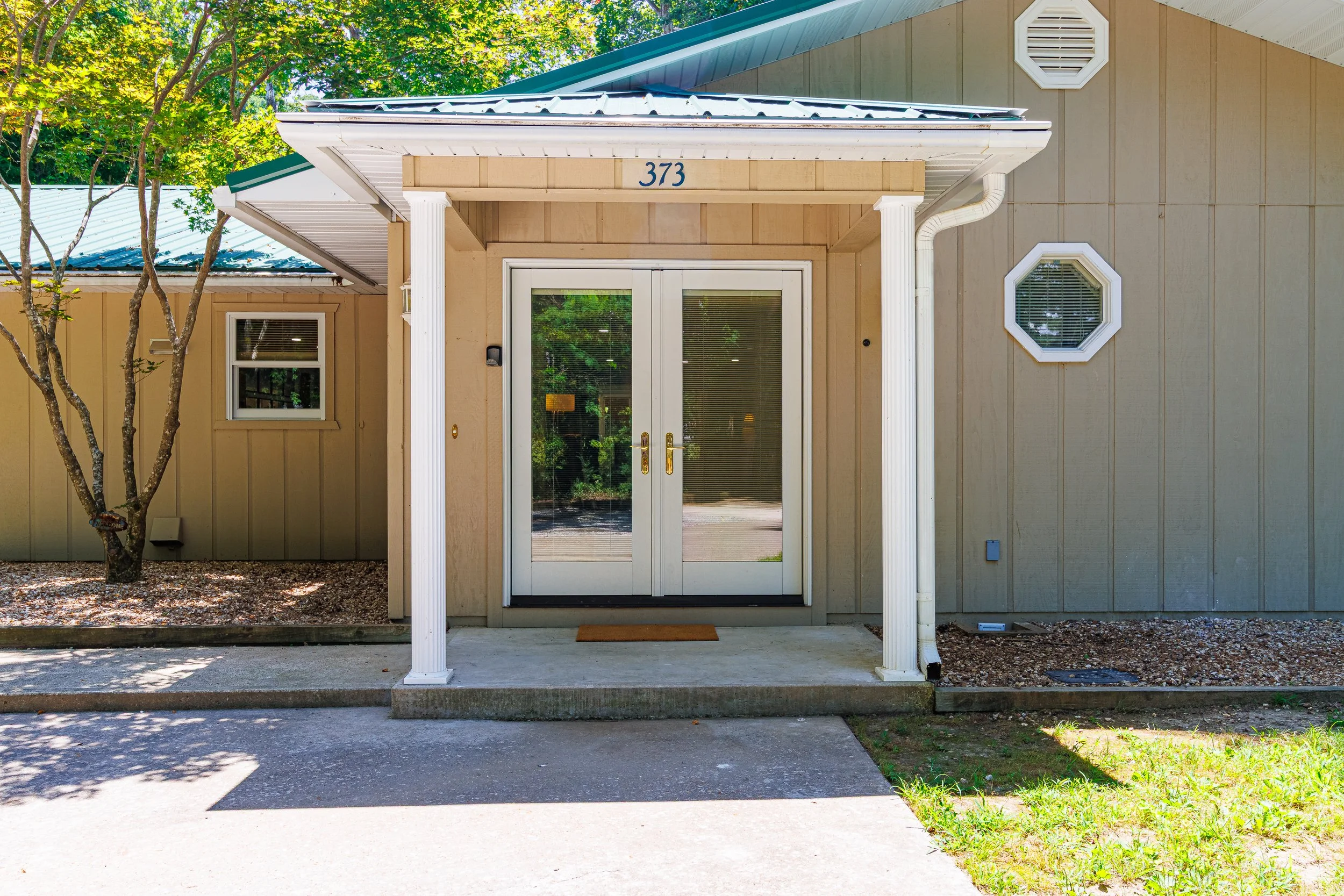 373 River Rd-1.jpg