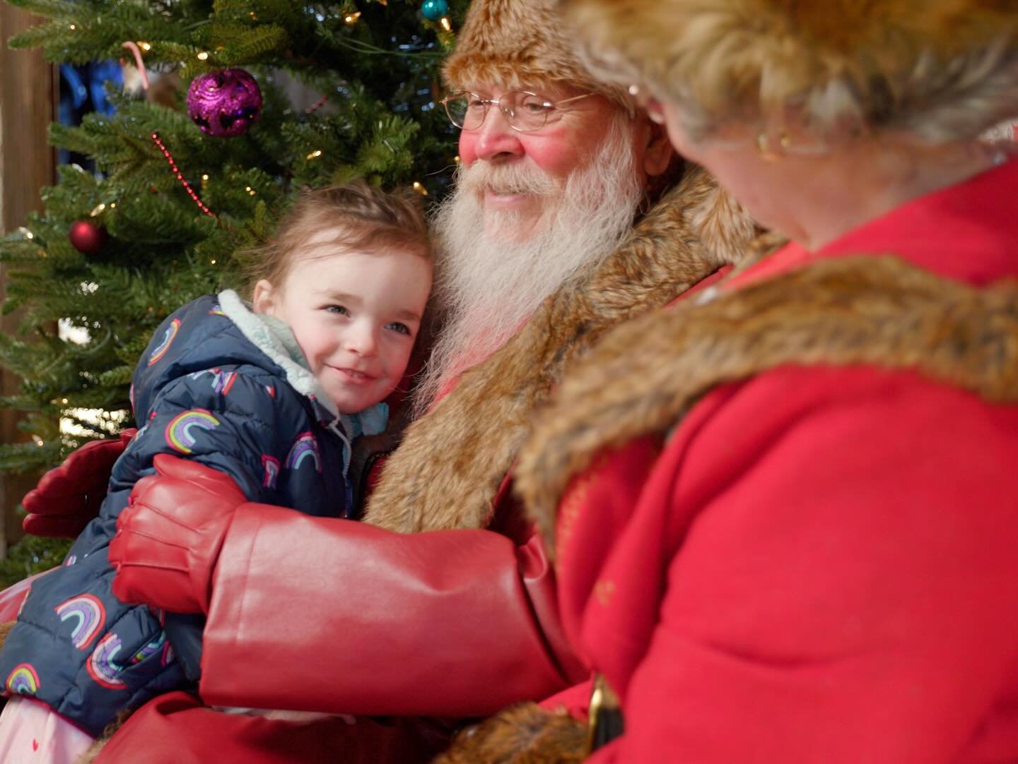 Santa at the Ren Faire!🎄✨🎁 Come out and experience the magic yourself this year at New Braunfels Renaissance Faire 2024!