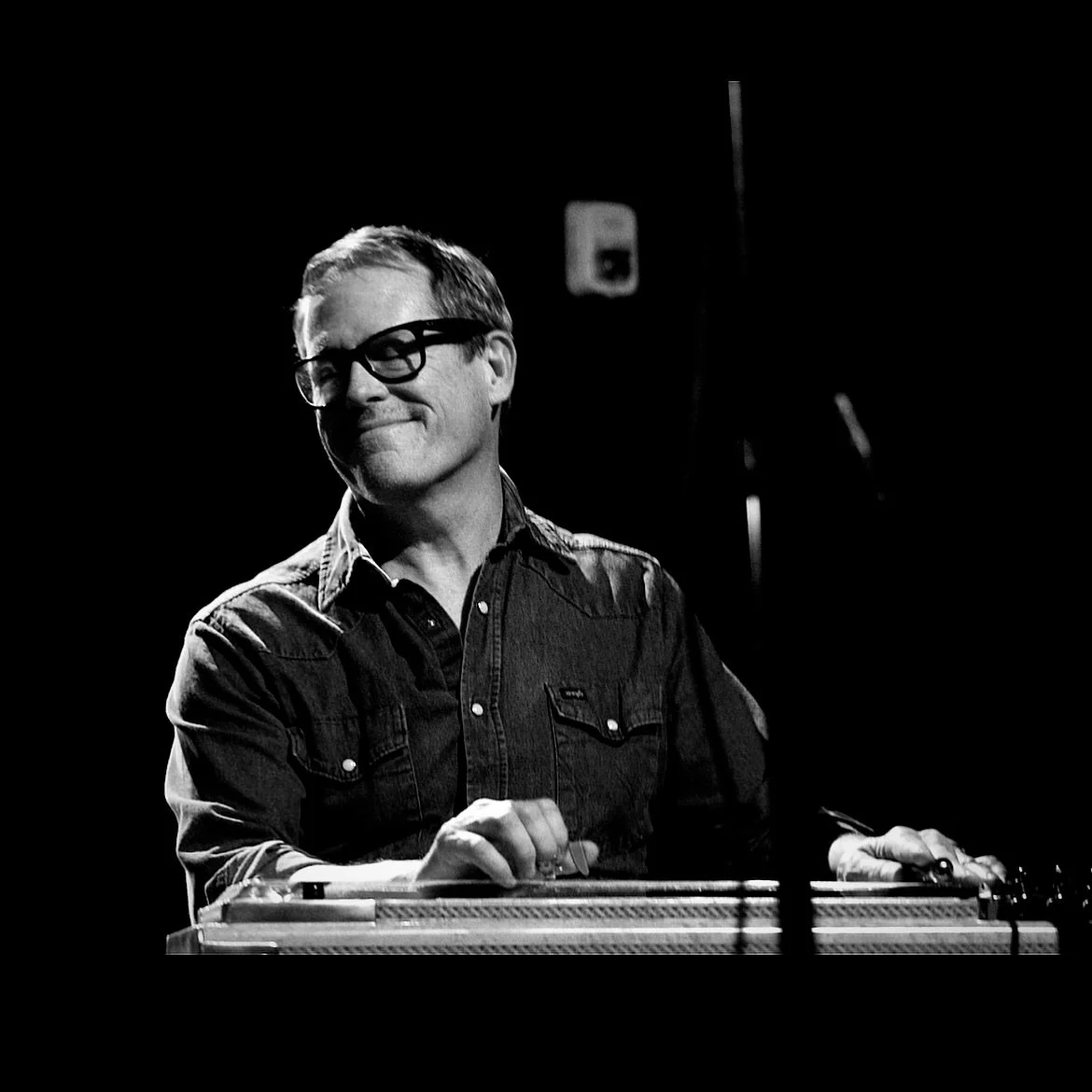 Please join us in wishing a Happy Birthday to Greg Readling, our gifted musical craftsman, heartbeat and force behind our group. Cheers to another year of creating amazing music together with our brother in song. Happy Birthday, G!🎉

📸: (1,3) @dani