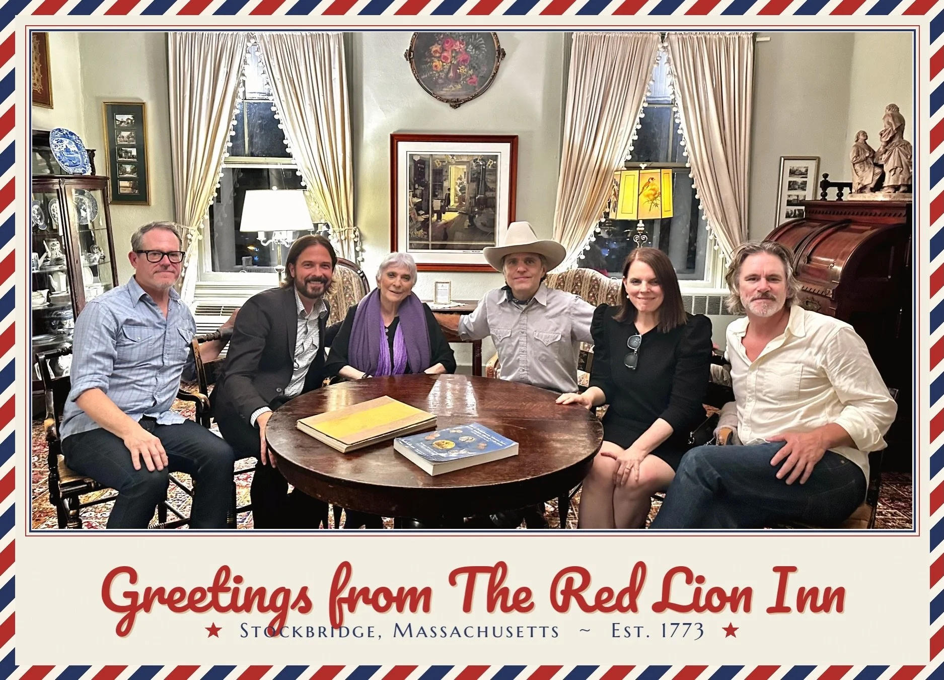 Great times playing at @rlilionsden last night! Also had the wonderful surprise of running into our good friend, the incredible Ms. @judycollinsofficial at @redlioninn. 
Big thanks to our pal @johnny_irion for setting up the show, and for the amazing
