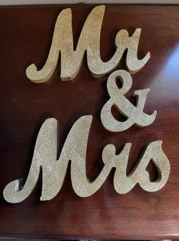Gold Mr. & Mrs. Sign