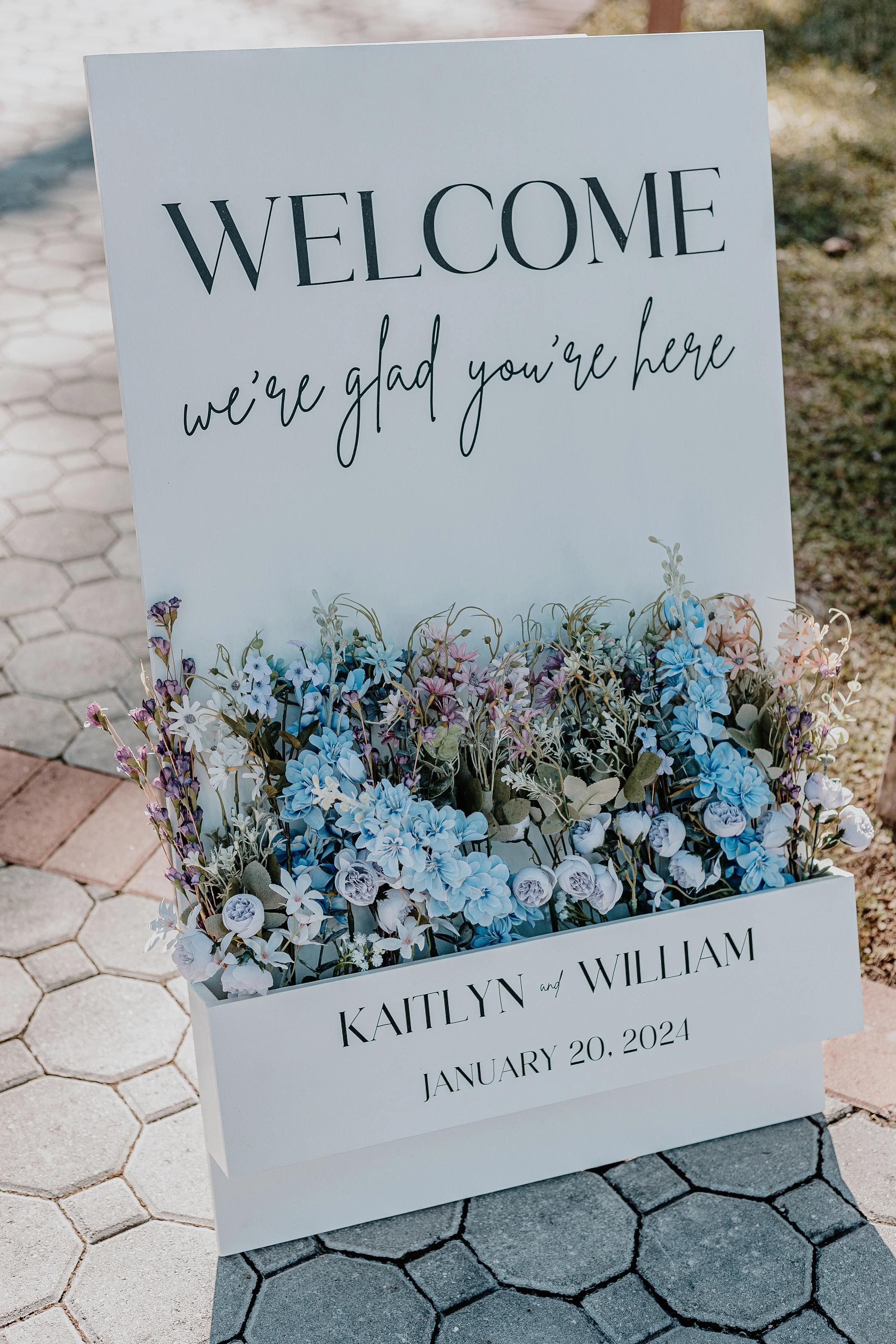 Welcome Floral Box - White
