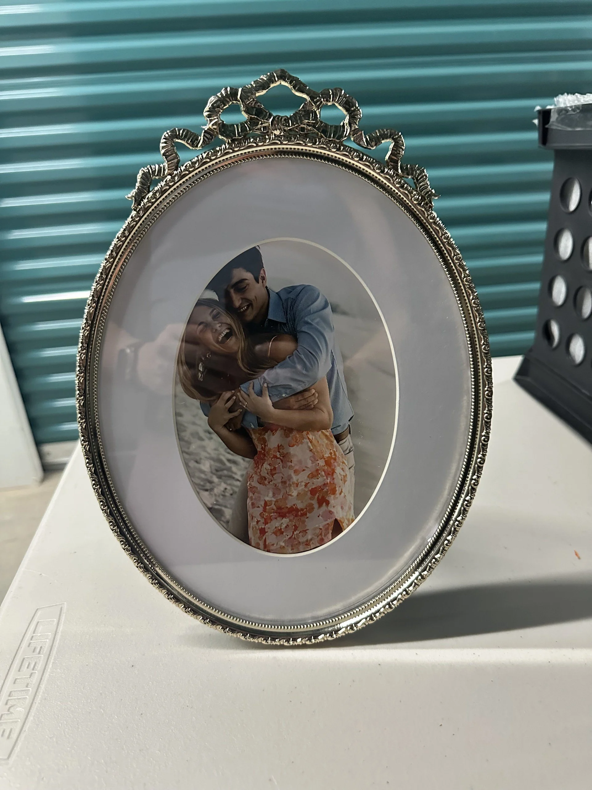 Gold round 5x7 frame