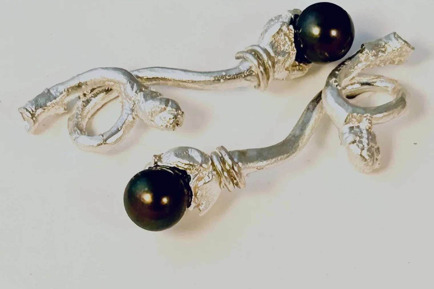 Sterling+Silver+Twig+Earrings+set+with+Black+Pearls1bb.jpg