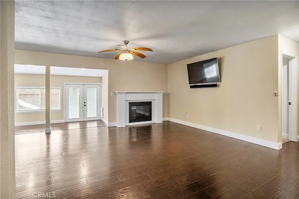 3301 Olive_4f9d2c2d9726197172106f99322b80ac-uncropped_scaled_within_1536_1152.jpeg