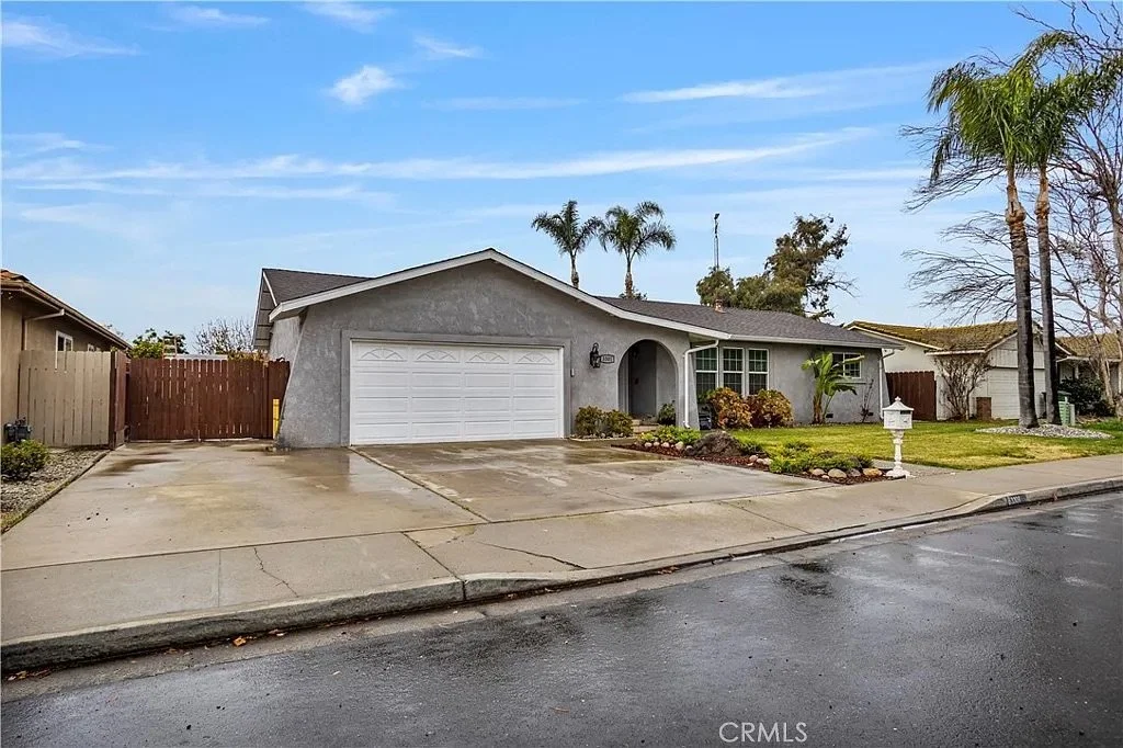 3301 Olive_7f9b73e23983c01aeaefed31e63b9702-uncropped_scaled_within_1536_1152.jpeg