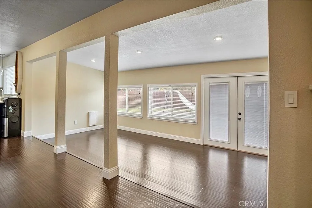 3301 Olive_d50820a9f7a0ecc6e81e82895549e74c-uncropped_scaled_within_1536_1152.jpeg