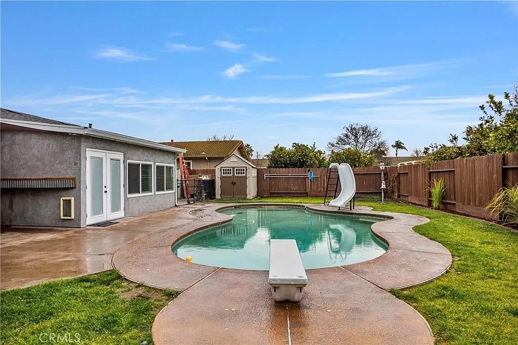 3301 Olive_fd7fa879ed90229a393726cd45043274-uncropped_scaled_within_1536_1152.jpeg