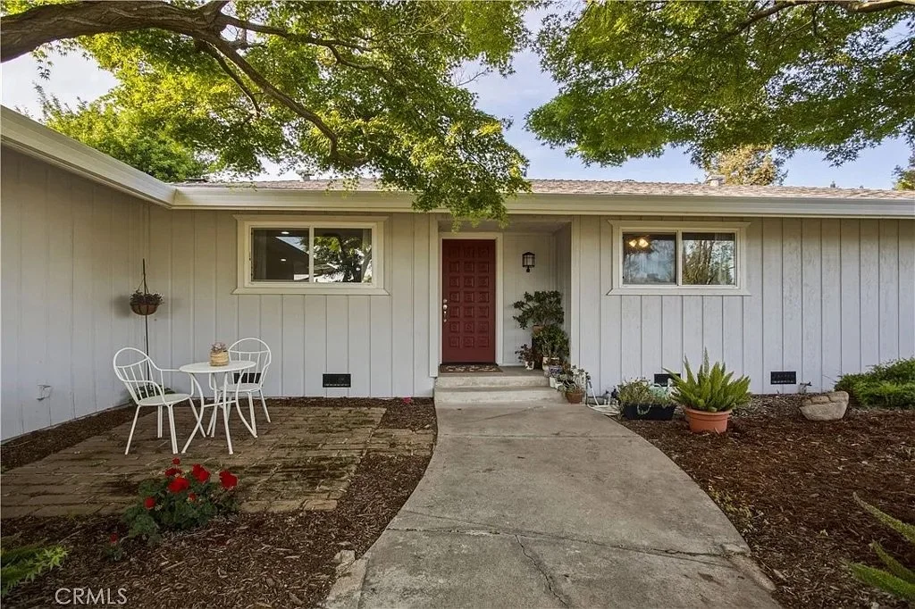 1137 Julie Drive 5.jpeg