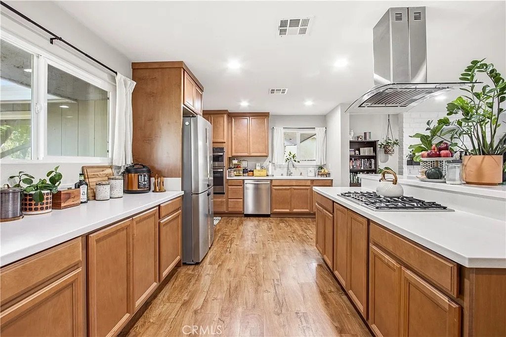 1137 Julie Drive 7.jpeg