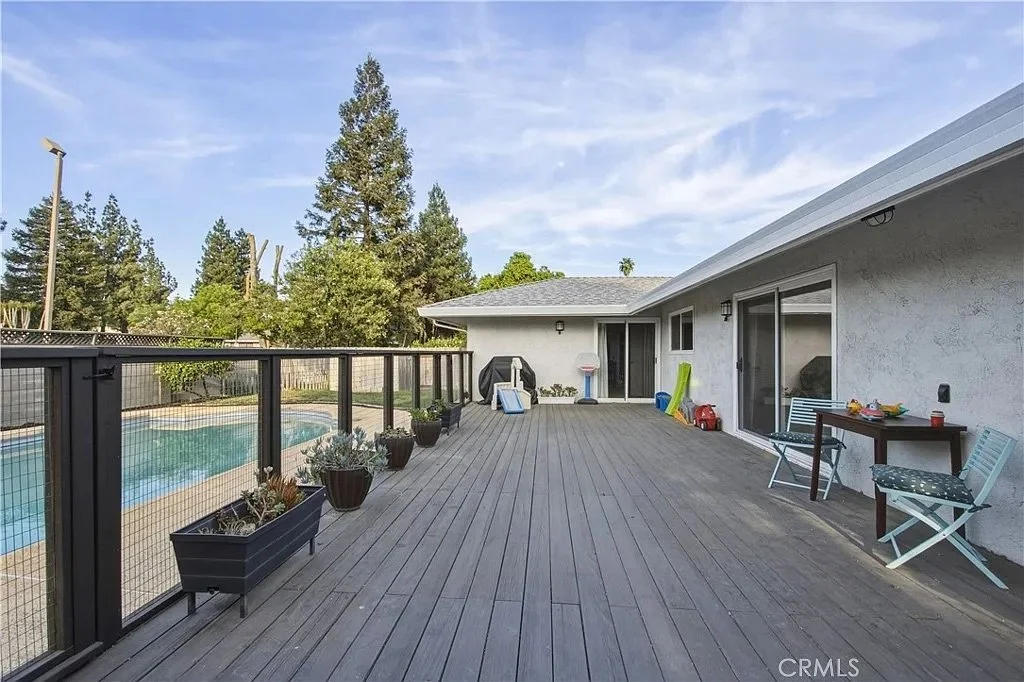 1137 Julie Drive 40.jpeg