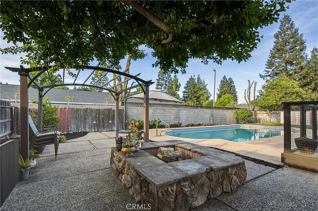 1137 Julie Drive 41.jpeg