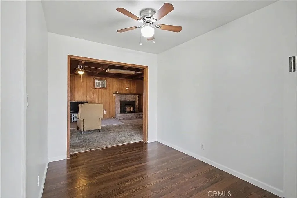 890 Barney St_12.jpeg