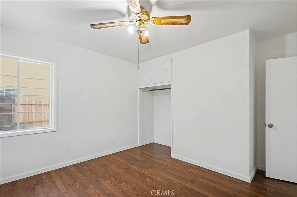 890 Barney St_19.jpeg