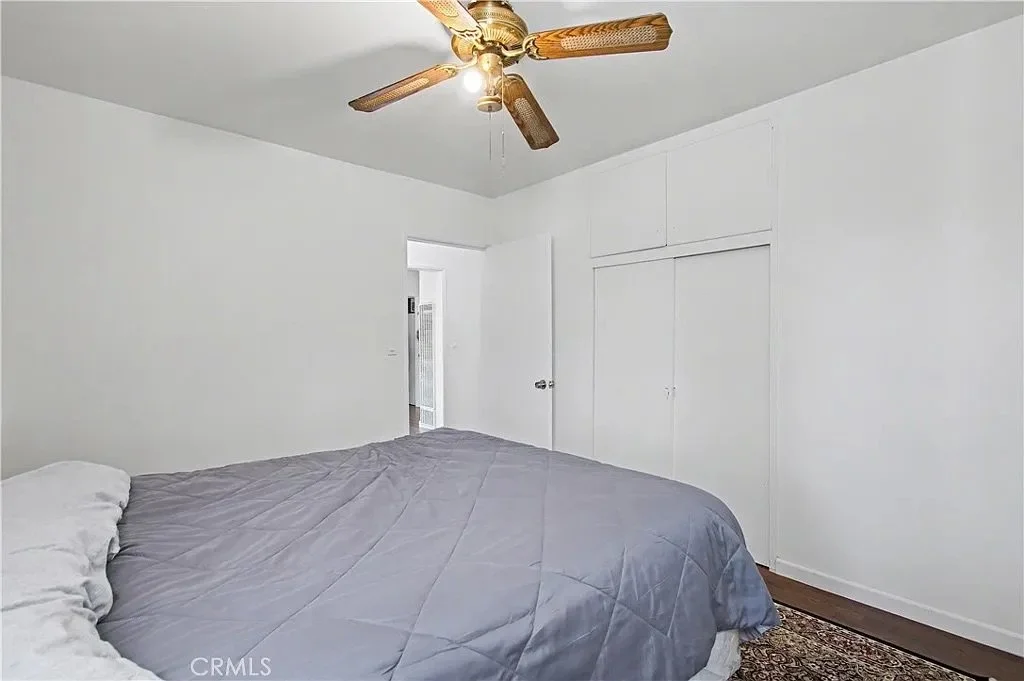 890 Barney St_21.jpeg