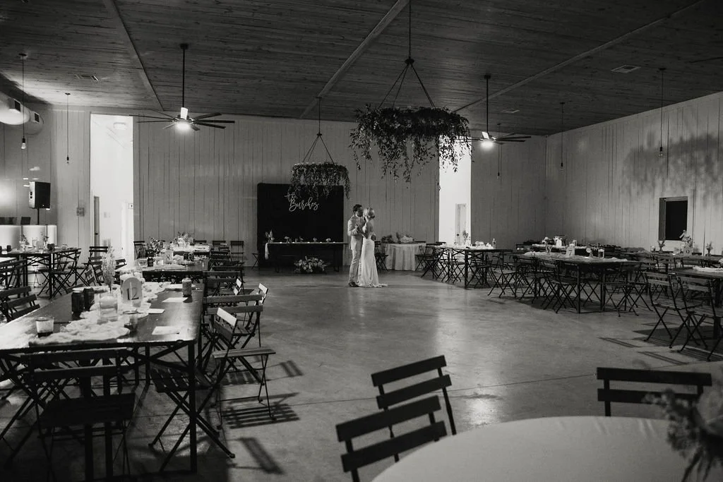 Is It Better to Have an Indoor or Outdoor Wedding Near Oklahoma City?