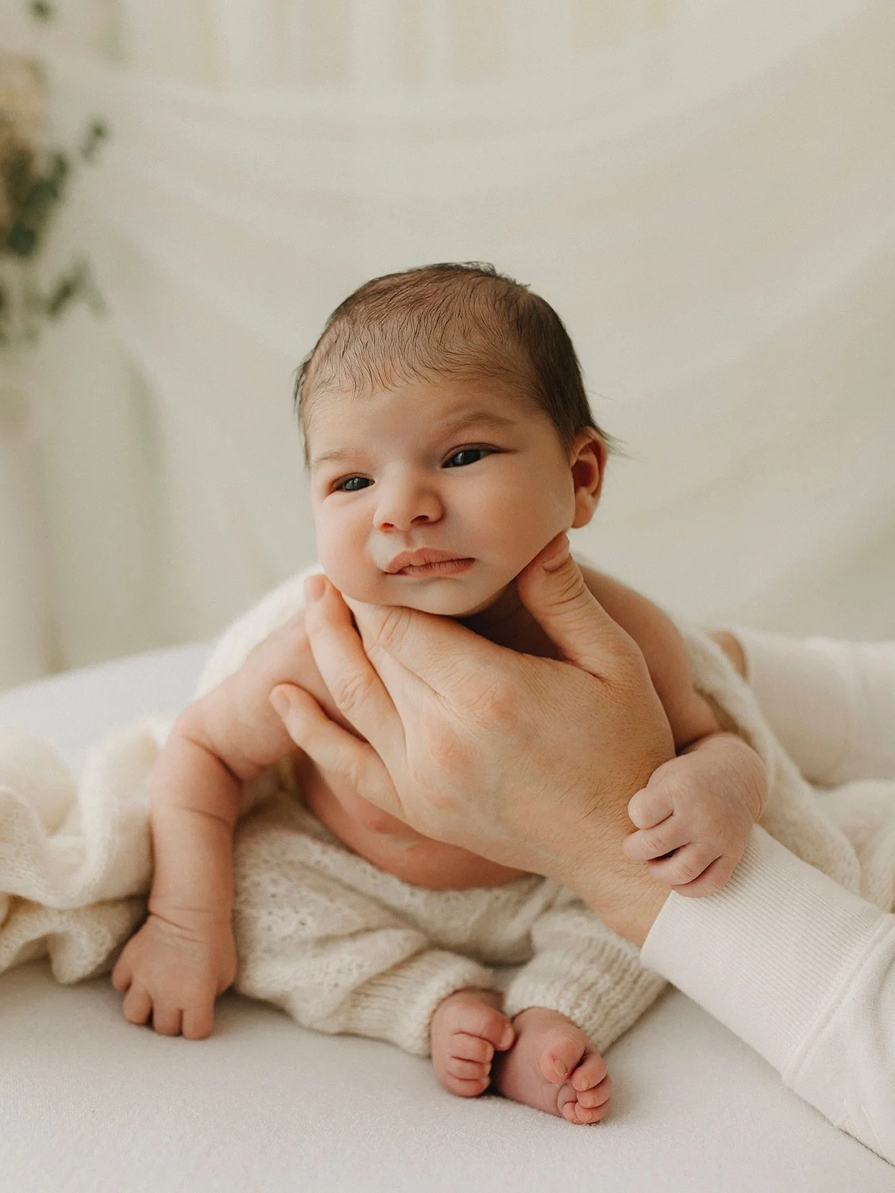 But, what if they don&rsquo;t sleep?&hellip; 
So many mums who come to the studio worry about their baby being too wakeful or upset. 
A wakey little newborn gives us the opportunity to capture those little personalities &amp; beautiful eyes, I love i