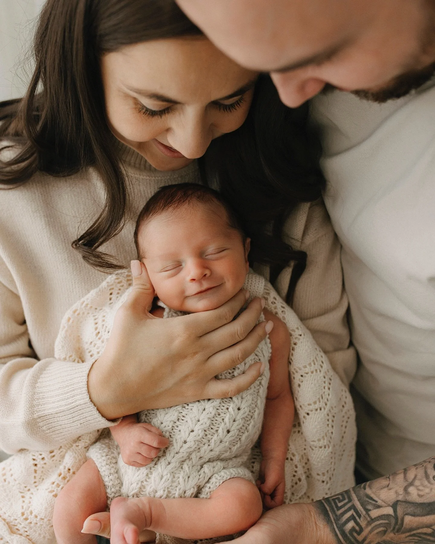 Let&rsquo;s talk 2026 babies ✨💫

I&rsquo;m not sure who is happier here 👆🏻 &hellip;little one or mum &amp; dad 😍

If you are due in 2026 - now is the time to get in touch, I have honestly never been busier (Thank you to everyone who has booked &a