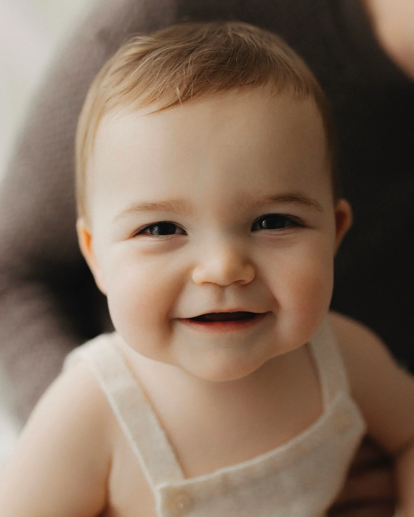 Milestones don&rsquo;t have to be cake smashes ✨

Capturing these last few months of your squishy baby is something you&rsquo;ll never regret.

In my milestone sessions, the focus is here, on them. On every thigh crease, toothy grin and little nose s