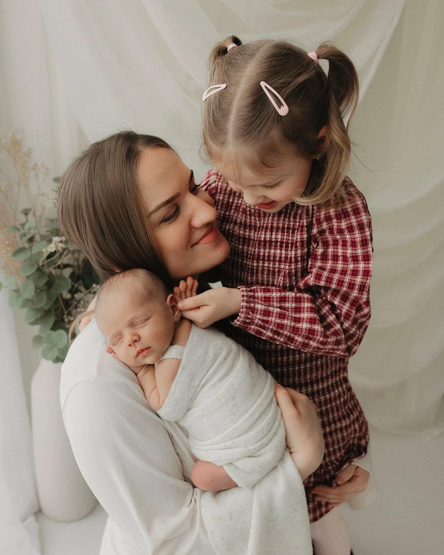 When big sister love hits hard 🥹💫

I live for capturing it. Big siblings growing, and showing such responsibility for their new little best buds.
Bring your babies and big babies to me pleasseeee.

#newbornphotographerloughborough babyphoto babypho