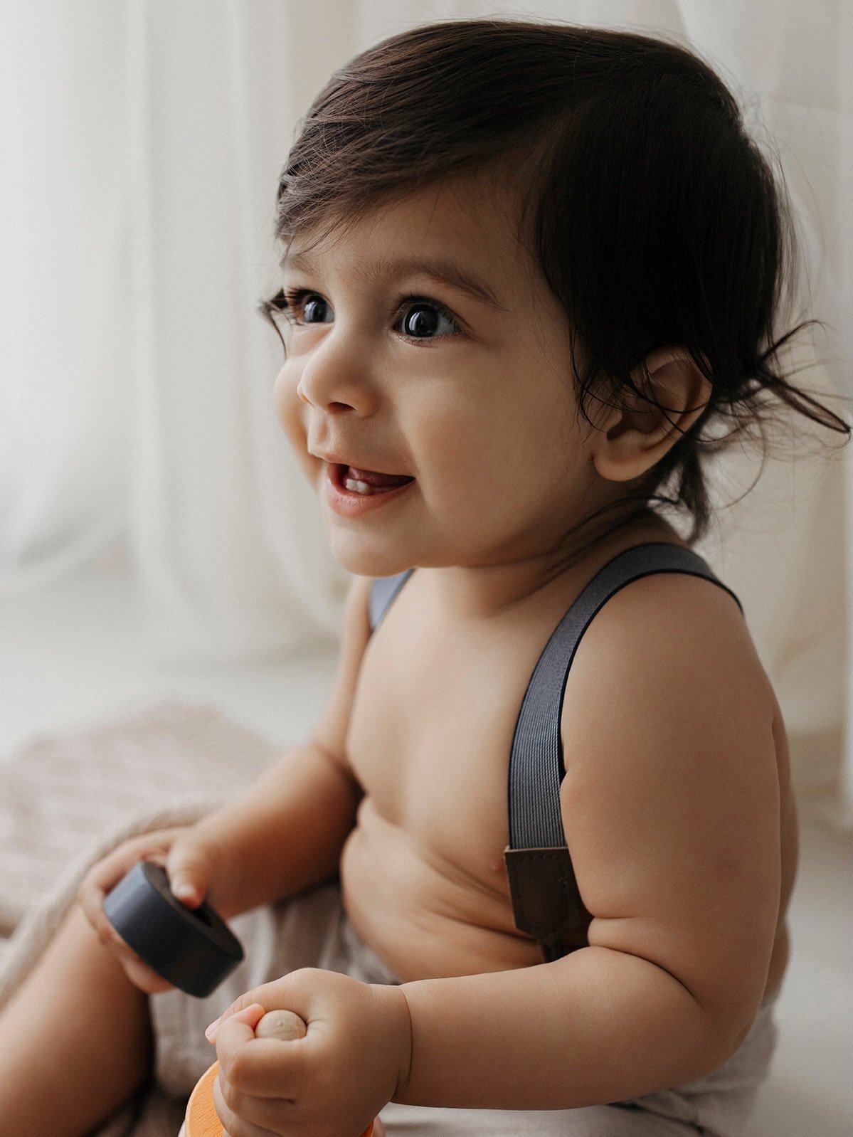 6-9 months is insane right? The development steps up, a new thing each week, clapping, waving, crawling, new teeth. Imagine NOT capturing it&hellip;. Bring me your babies!