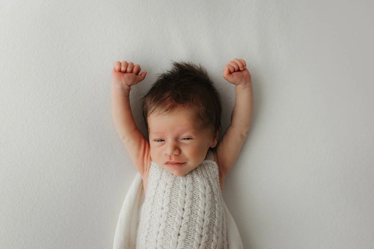 Both hands in the air for Froooiiidayyyy 🤘🏻swiftly followed by&hellip;. I&rsquo;m tired, now let me sleep 😴