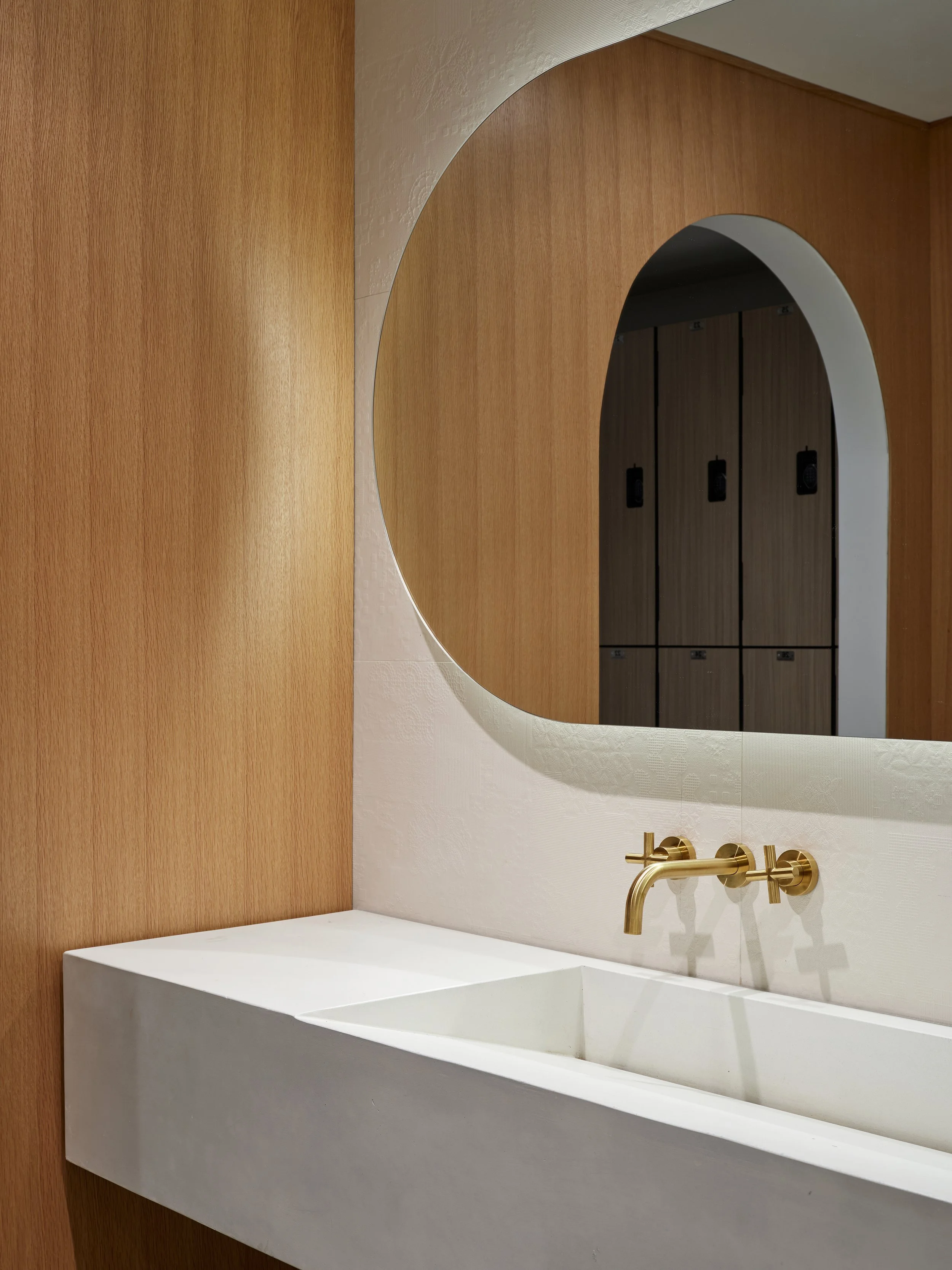 modern spa sink mirror changing rooms architecture design interiors wellness.jpg