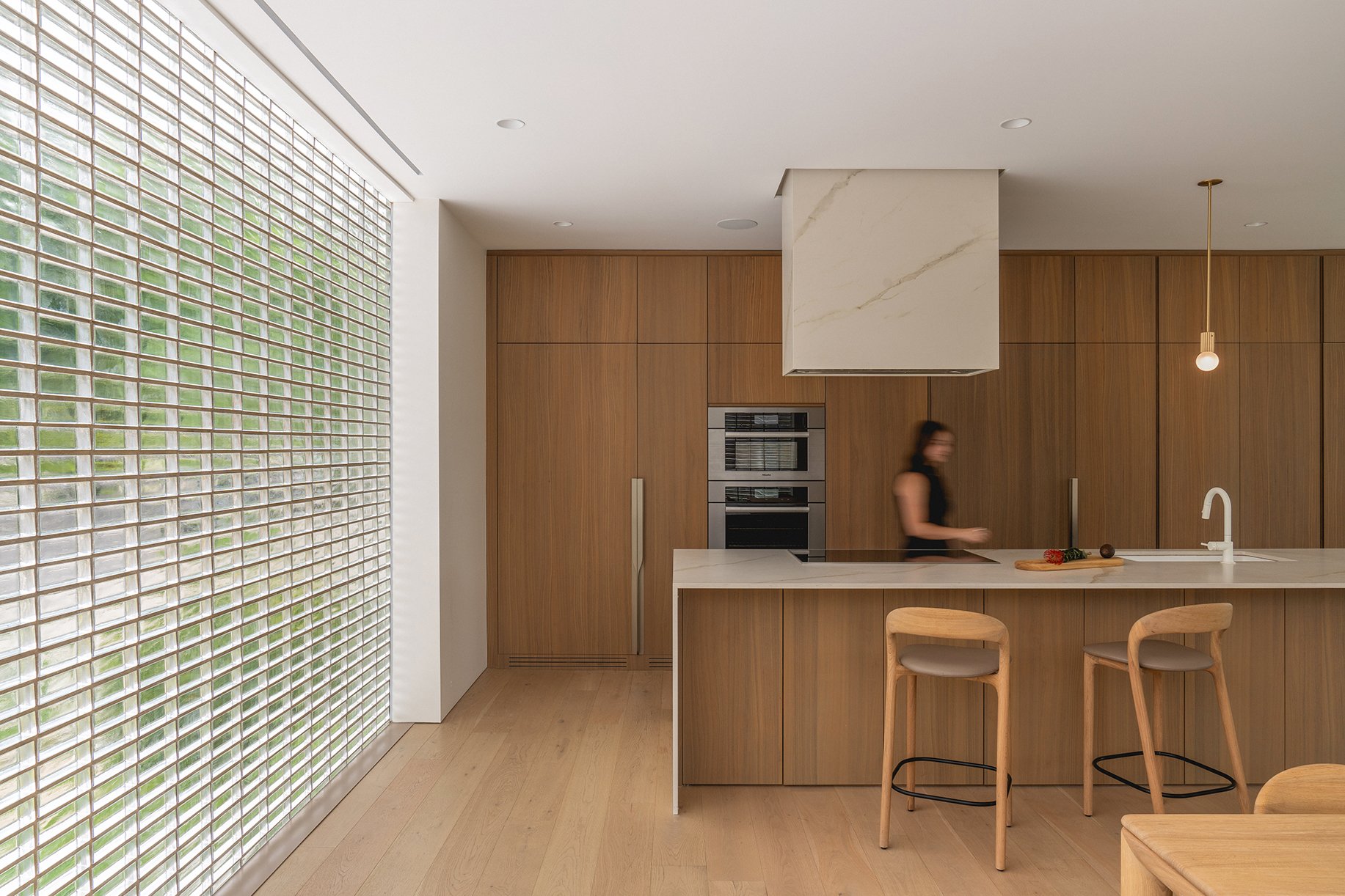 architecture-interior-contemporary-minimalist-design-kitchen-glass-bricks-wood.jpg