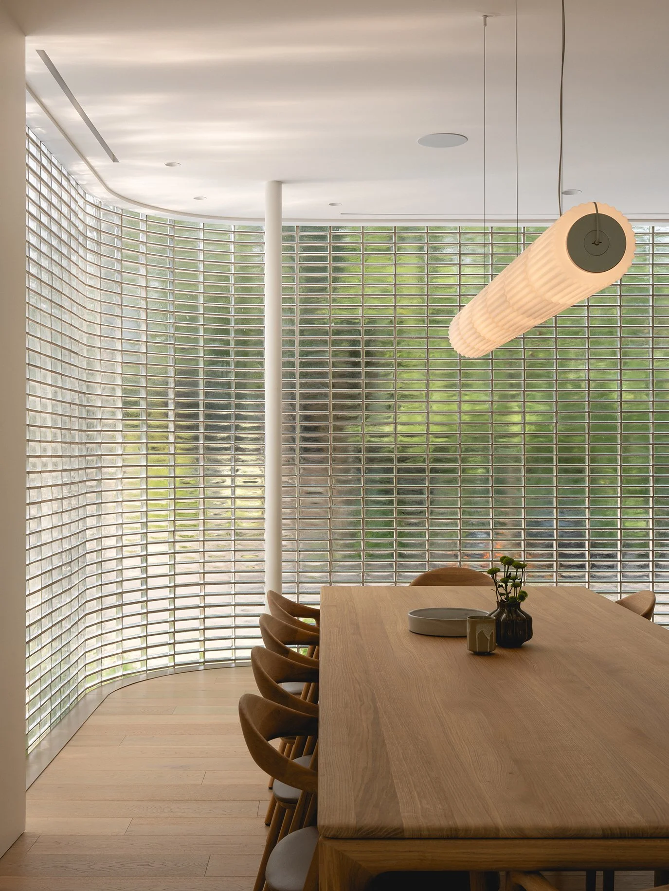 architecture-interior-contemporary-minimalist-design-dining-table-glass-bricks-wood-natural-light-lighting.jpg