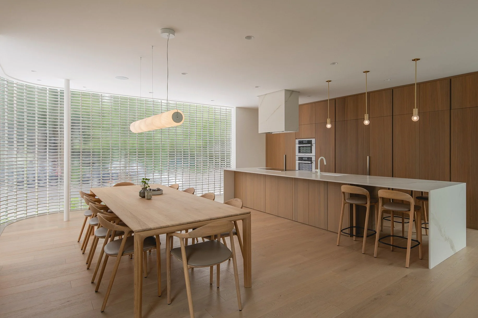architecture-residentiel-contemporain-mu-facade-brique-de-verre-cuisine-lentille-montreal.jpg