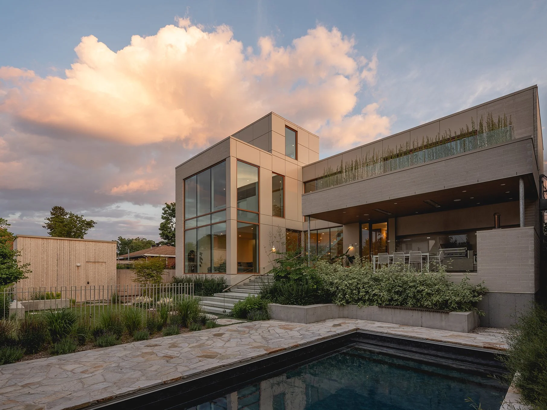 architecture-exterior-contemporary-minimalist-design-garden-pool-stone-montreal.jpg