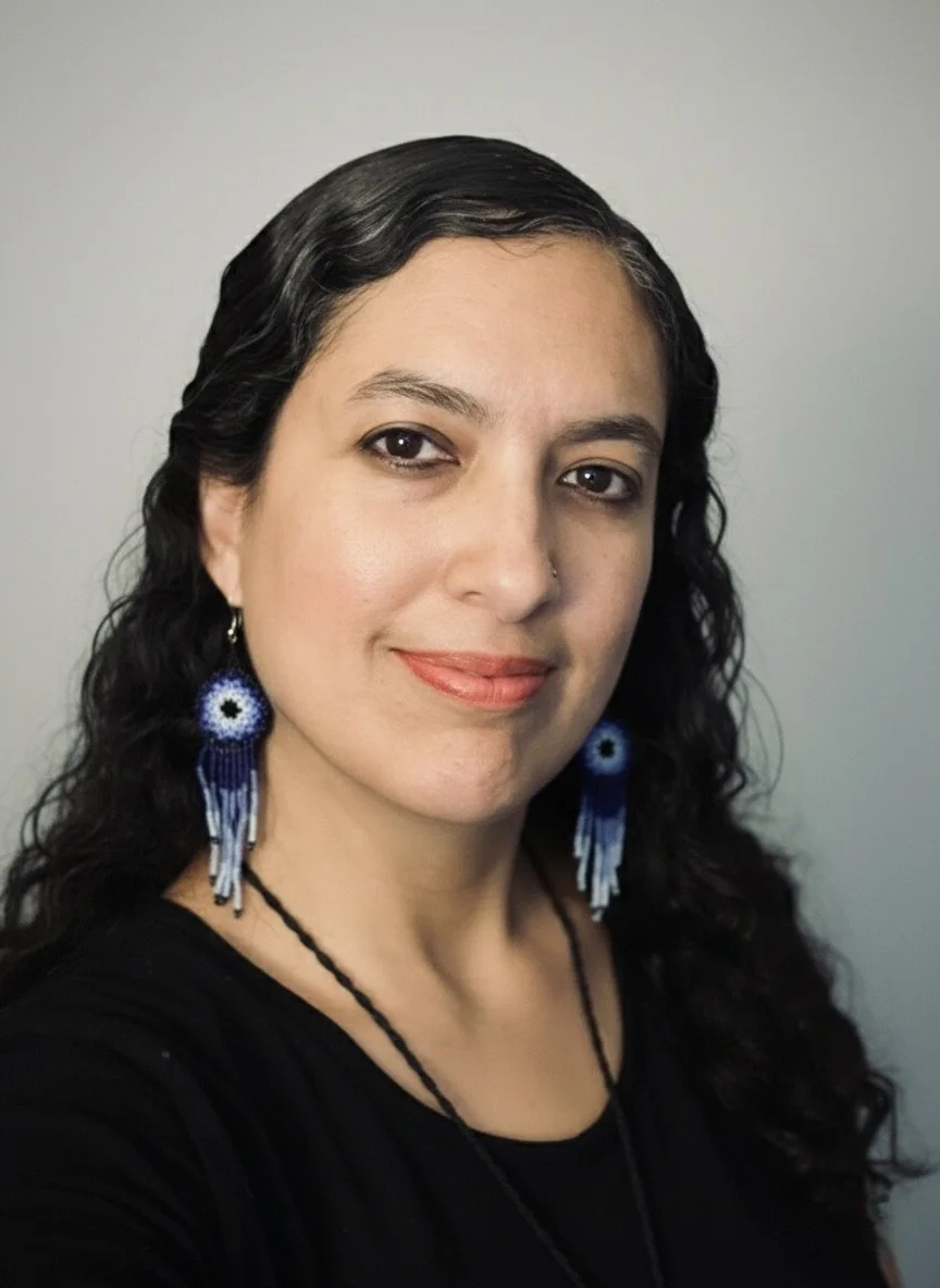 Luz Schweig Signing