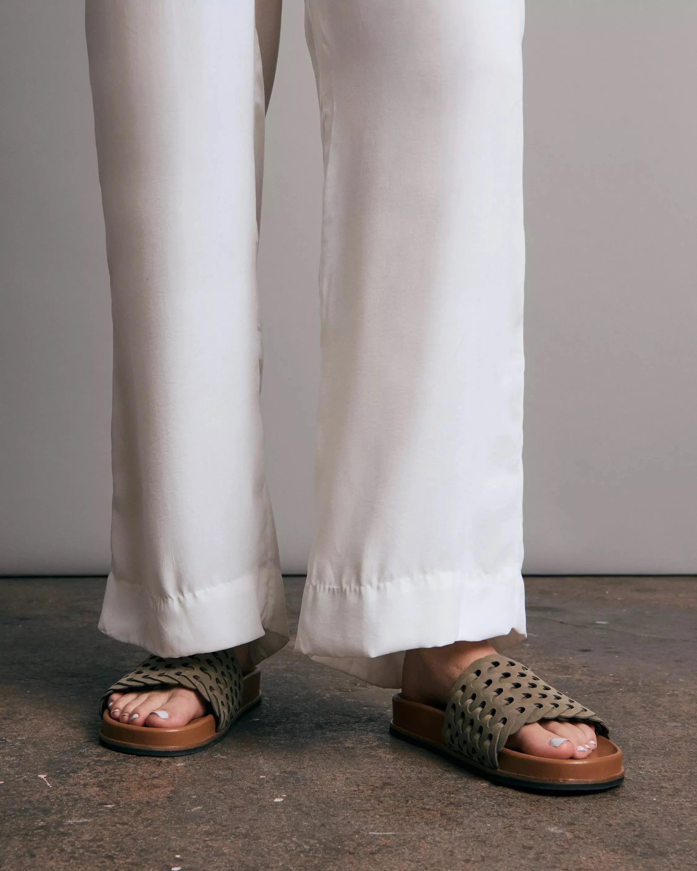 Bailey-Slide---Leather-314 (1).jpeg