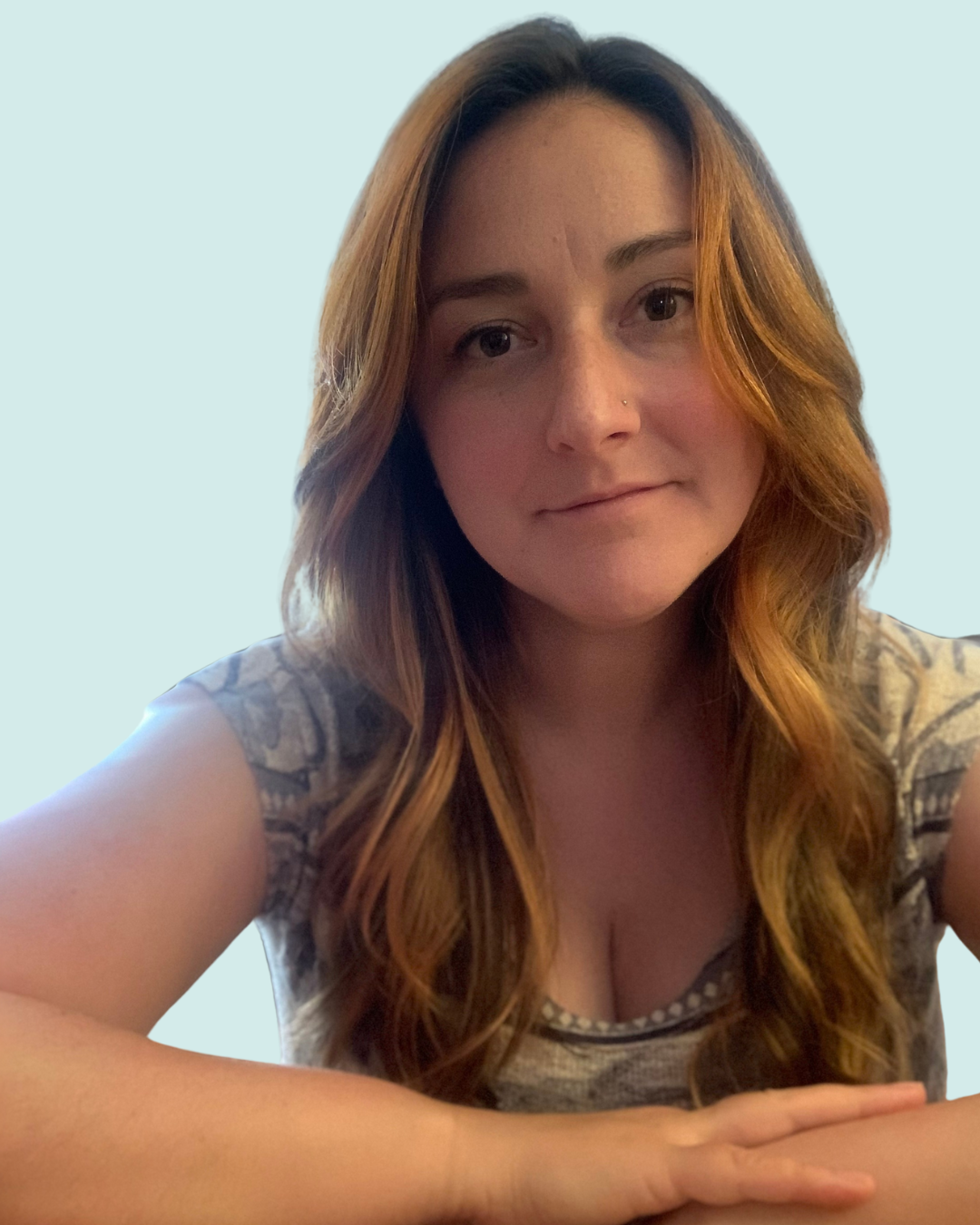 A portrait of Stacey, the facilitator of Hearthwise Healing's offerings