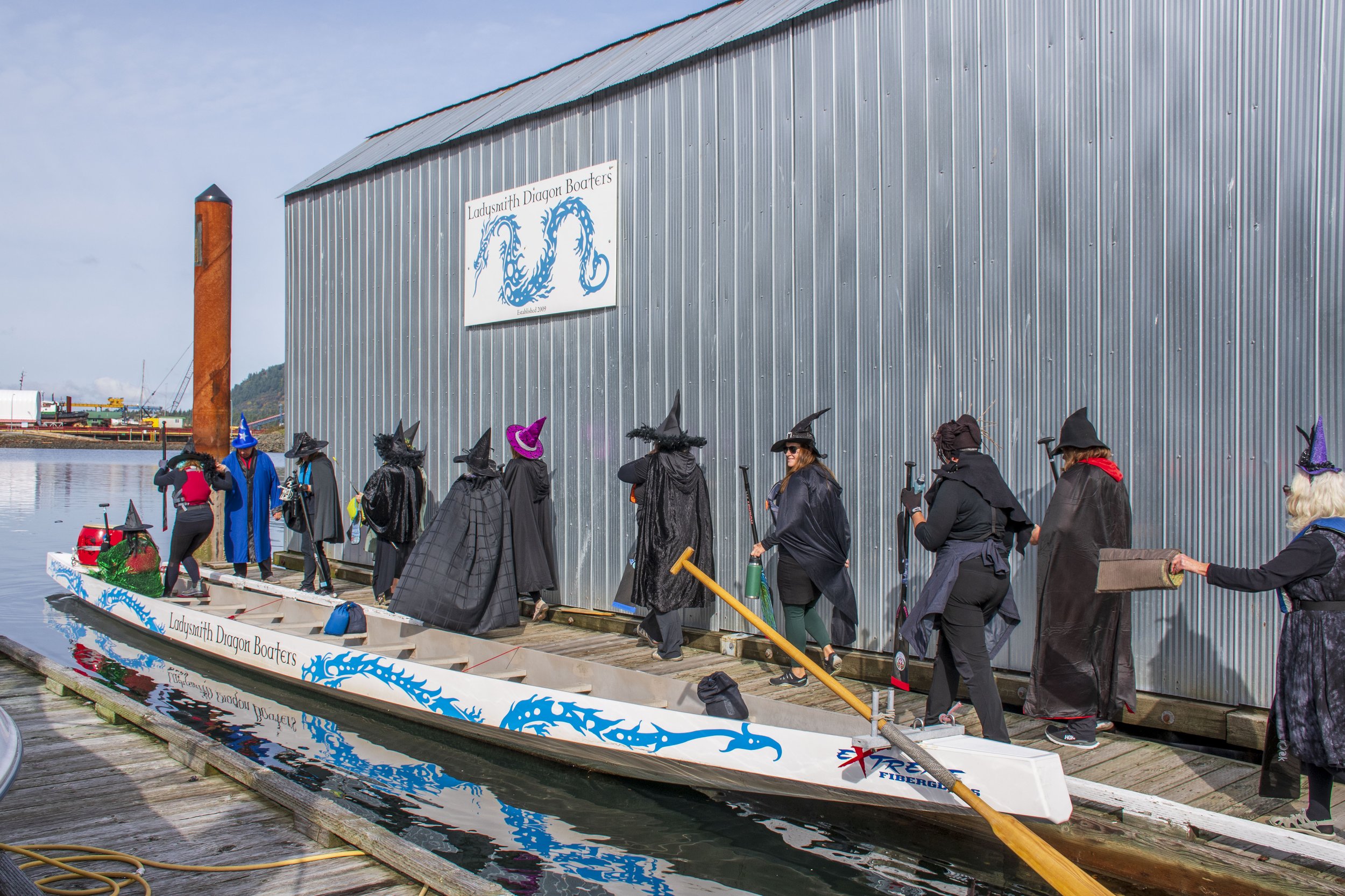 October 15, 2023 | Members of all three Ladysmith Dragon Boat teams took part in witches paddle at Transfer Beach.
Photo Credit: Tree Frog Creative