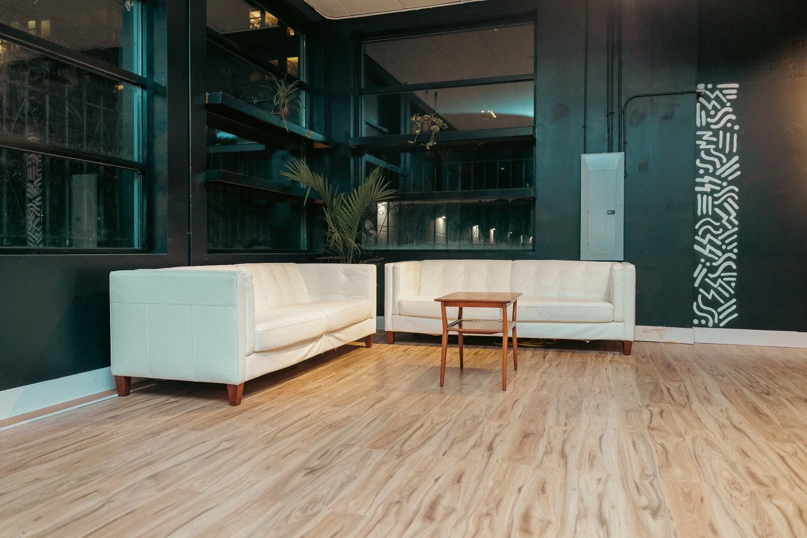 Studio 2: View 4 Lounge Corner
