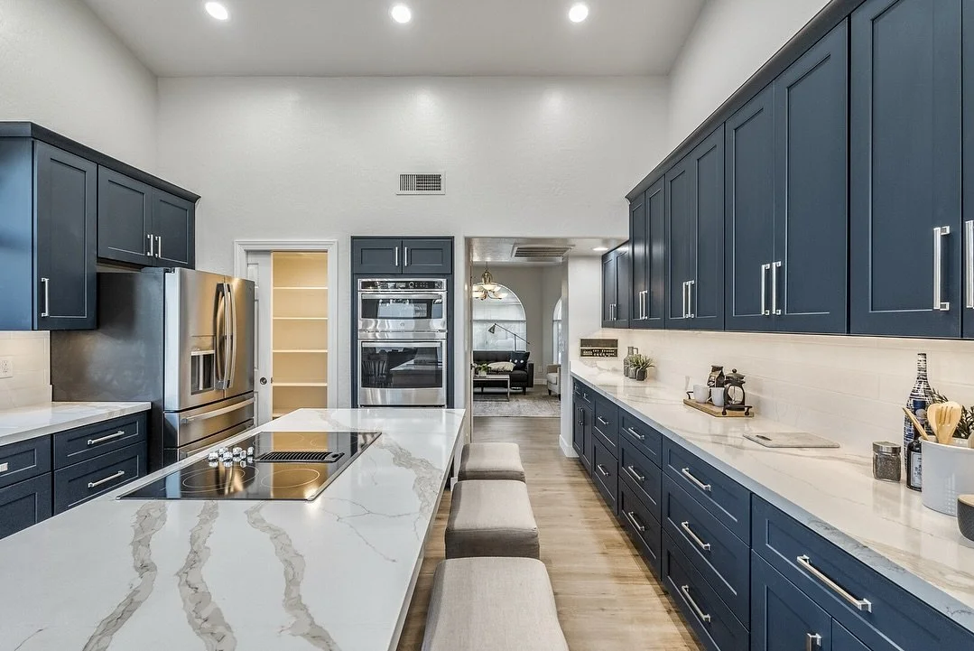 You walk into this kitchen. What are you making first? Brunch, dinner party, or just coffee and vibes? ☕🍽✨