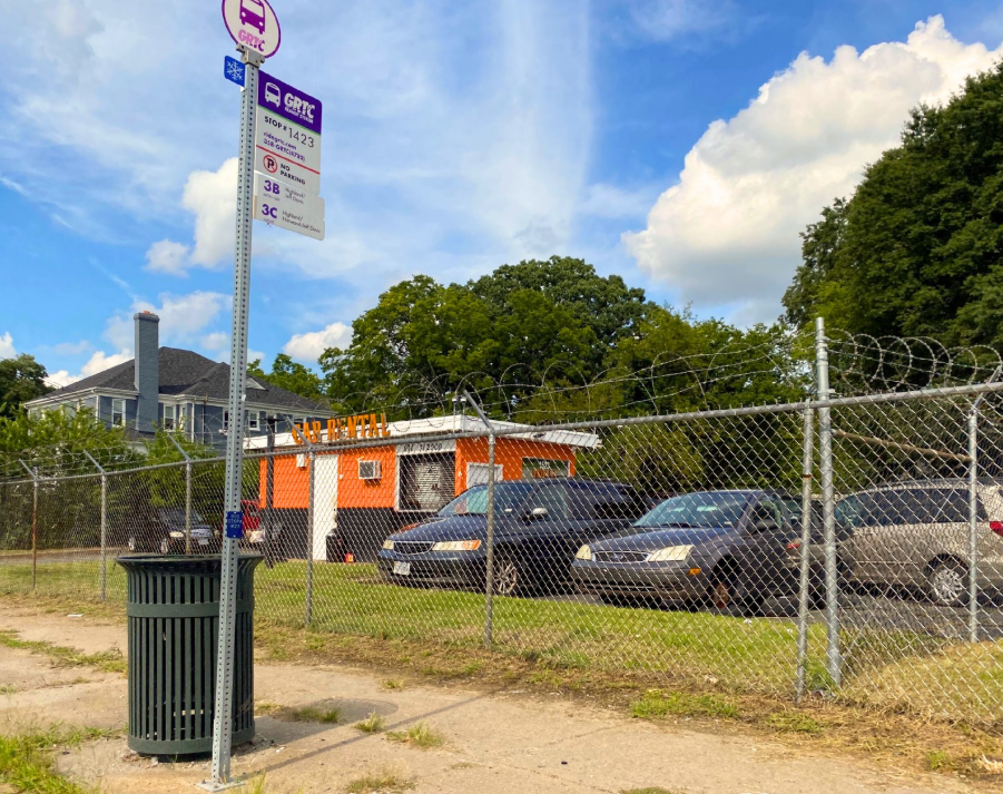This photo shows GRTC bus stop 1423 along Richmond Highway. Like many bus stops in the city, there is no shade from trees or a covered bus shelter nearby, making it more dangerous for passengers as they wait in the heat.