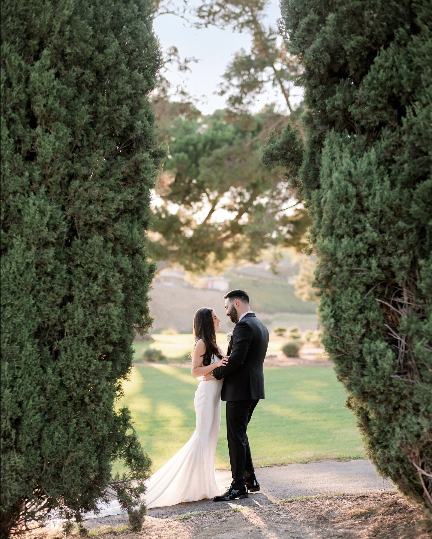 Witnessing the infectious happiness of two best friends (so in love!) tying the knot fills our hearts with warmth 🤍🩶 congratulations to our newlyweds and their incredible journey ahead 🦋

Photography @weddingstoryla 
Gown @karozabridalinc 
Plannin